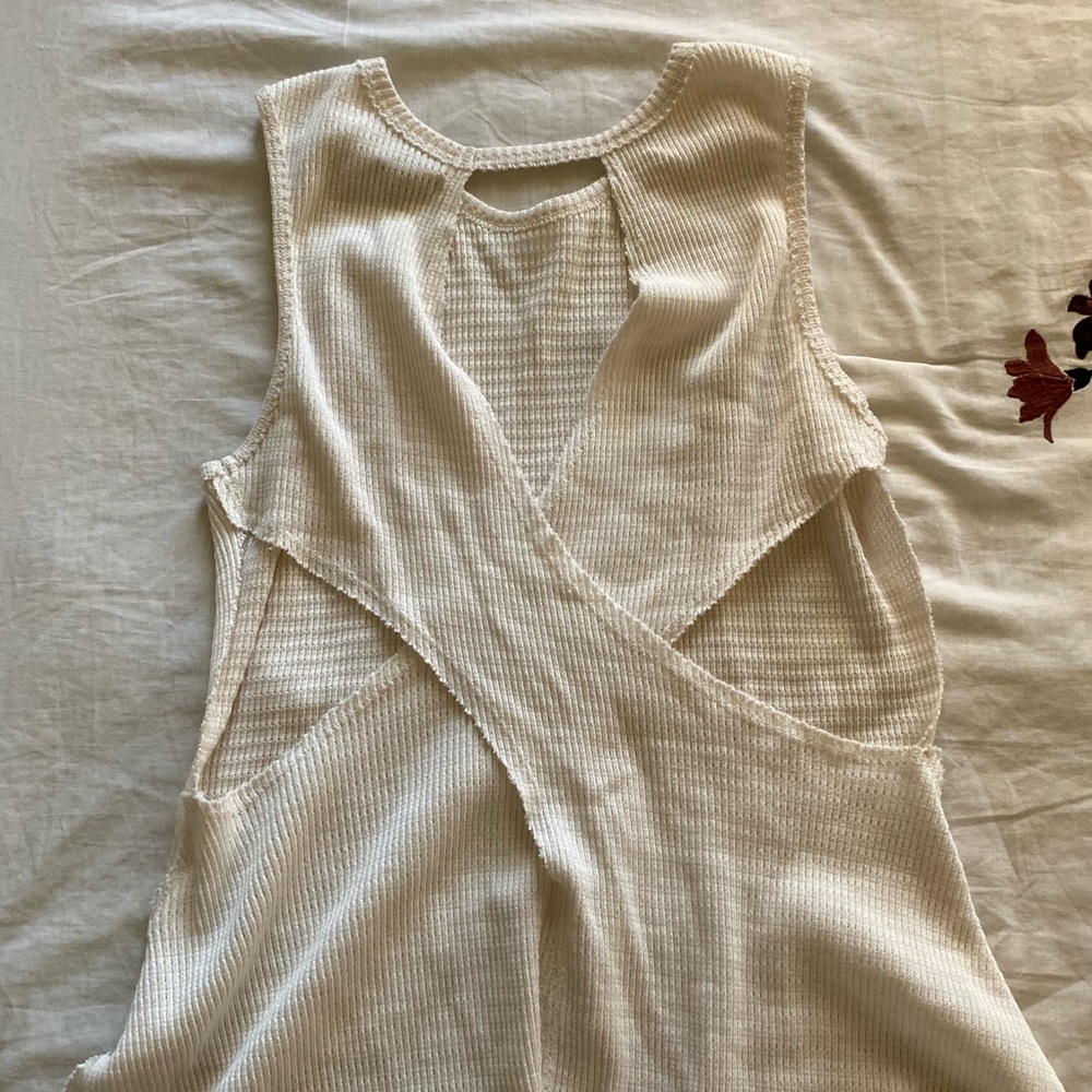 Ecote Open Back Knit Cream Tank - Picture 3 of 3